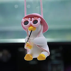 Cute Duck Hanging Car Ornament – Creative Resin Dashboard Decoration, Cartoon Duck Rearview Mirror Pendant, Adorable Interior Accessory for Car, Home & Office