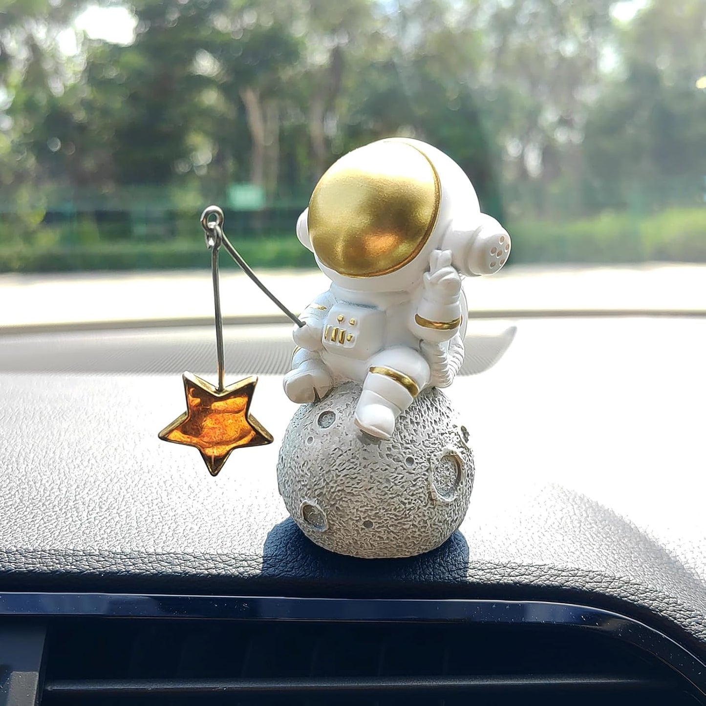 Astronaut Fishing Star Car Dashboard Ornament – Creative Space Figurine Decoration for Car, Home, Office, and Gifts