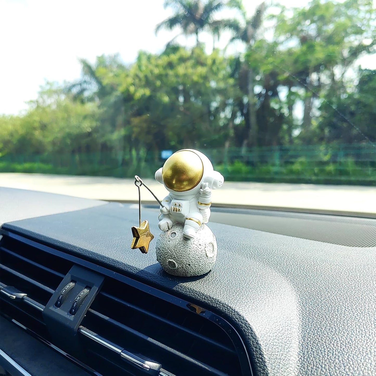 Astronaut Fishing Star Car Dashboard Ornament – Creative Space Figurine Decoration for Car, Home, Office, and Gifts